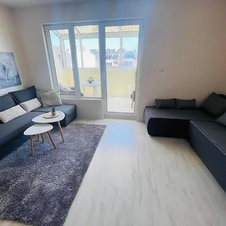 Paradise Apartment *