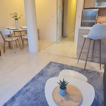 Apartment Paradise *