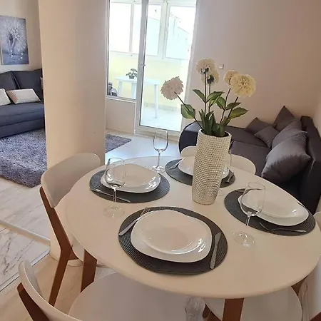 Paradise Apartment *