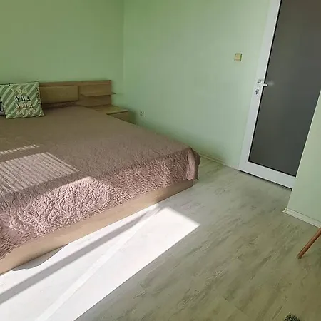 Paradise Apartment *